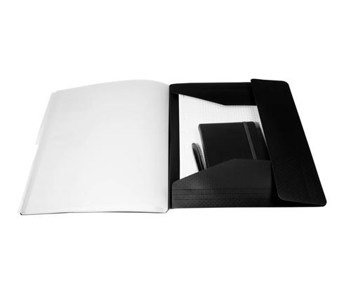 Trieur muni de 3 rabats en 3e de couverture, permettant le rangement de documents.
Fermeture par elastiques pour un transport securis