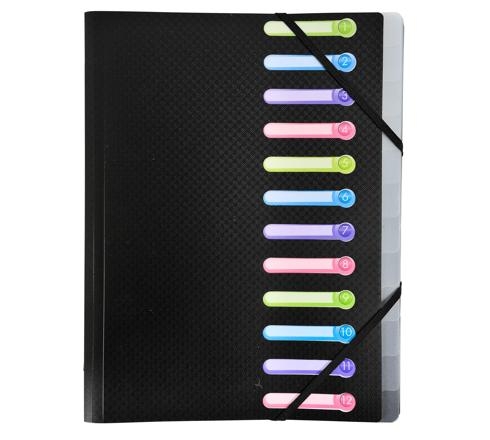 Trieur muni de 3 rabats en 3e de couverture, permettant le rangement de documents.
Fermeture par elastiques pour un transport securis